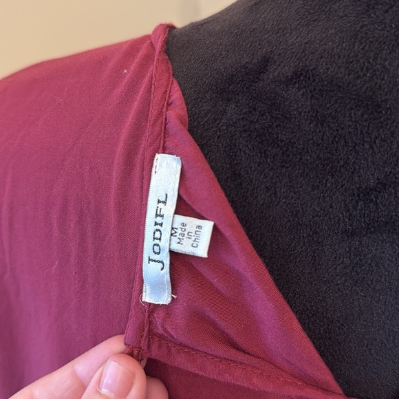 2/$20 Jodifl Women’s Size Medium Burgundy Peplum Blouse Floral Embroidery - Picture 8 of 8